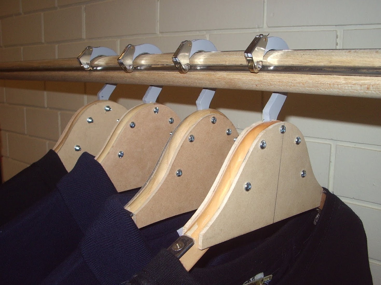 Smart Hangers Hardware
